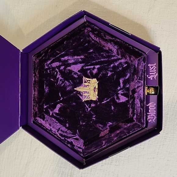 Blood Lust Eyeshadow Palette - Picture 6 of 7